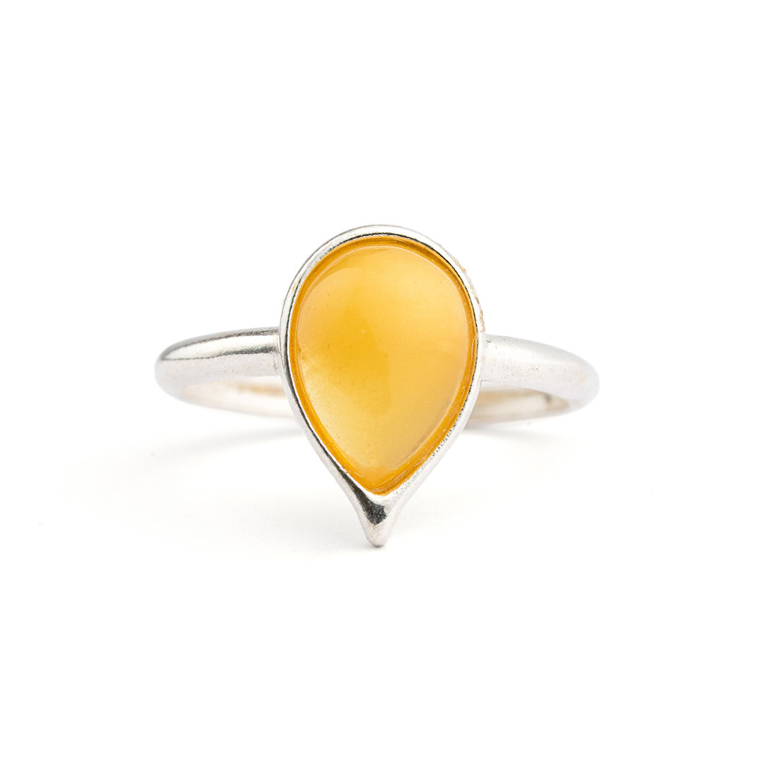 Anello in Ambra Latte a Goccia