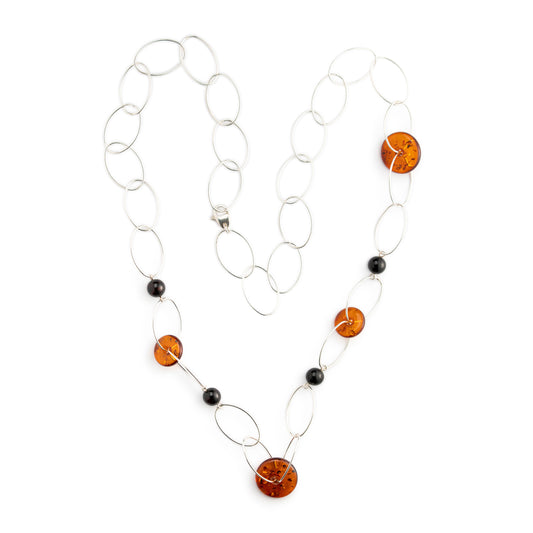 Collana Lunga in Argento con Dischi di Ambra Cognac e Sfere Scure