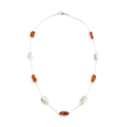 Collana in Ambra Cognac e Argento con Elementi Traforati