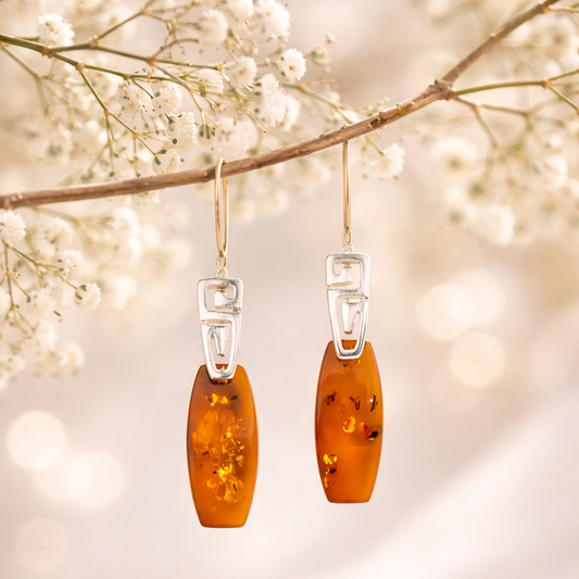 Orecchini in Ambra Cognac a Barra con Attacco Geometrico