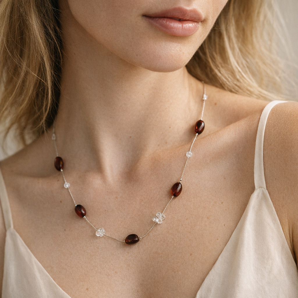 Collana in Ambra Scura e Swarovski su Cavetto in Argento