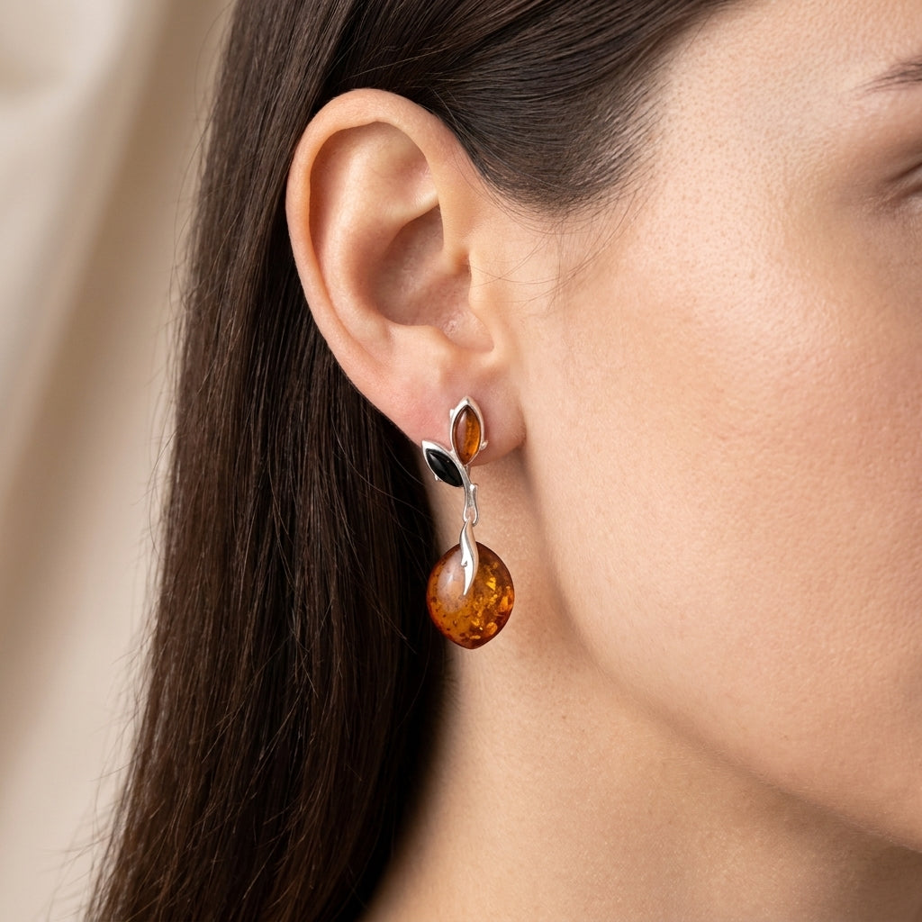 Orecchini Pendenti in Ambra Cognac con Marquise e Disco
