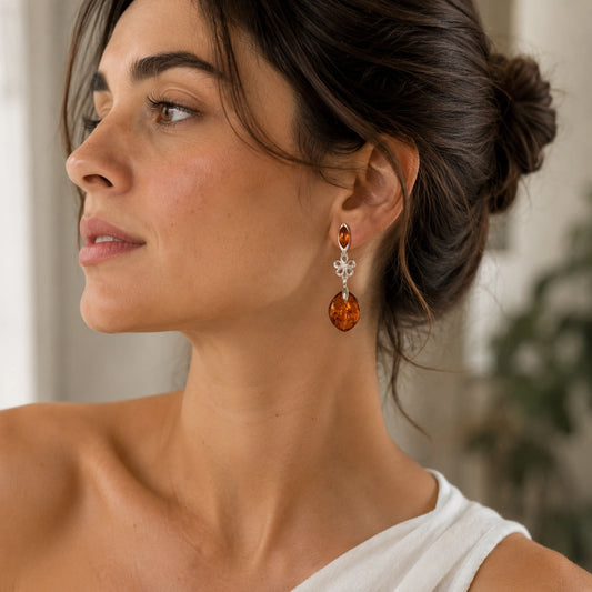 Orecchini Pendenti in Ambra Cognac con Marquise e Fiore