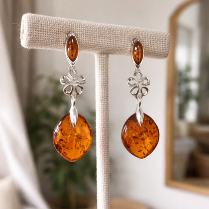 Orecchini Pendenti in Ambra Cognac con Marquise e Fiore