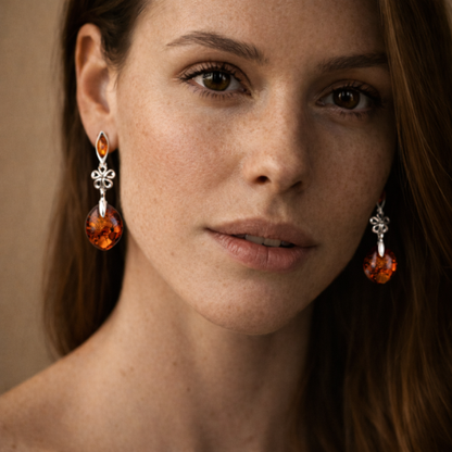 Orecchini Pendenti in Ambra Cognac con Marquise e Fiore