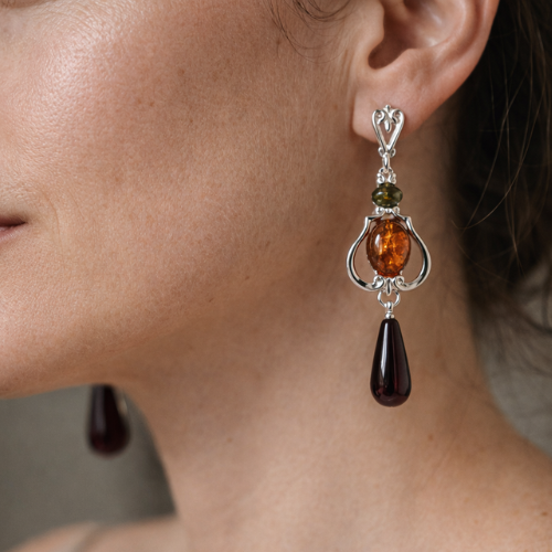 Orecchini Pendenti in Ambra Cognac con Goccia Scura