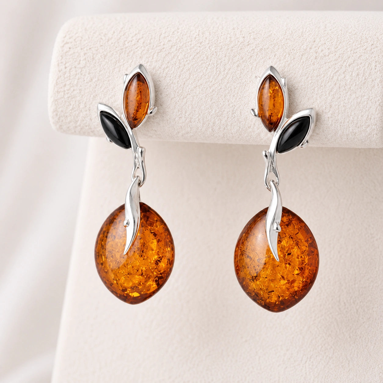 Orecchini Pendenti in Ambra Cognac con Marquise e Disco