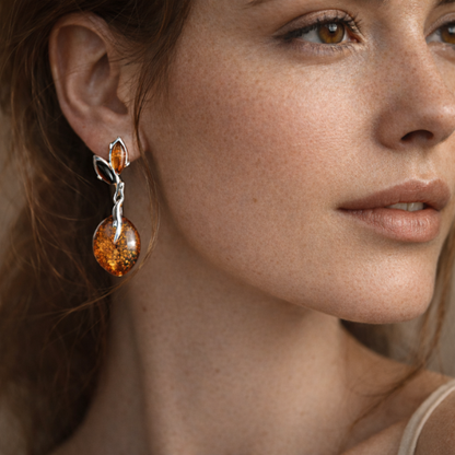 Orecchini Pendenti in Ambra Cognac con Marquise e Disco
