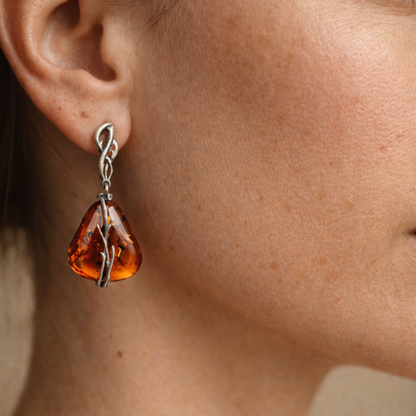 Orecchini in Ambra Cognac a Goccia con Filigrana